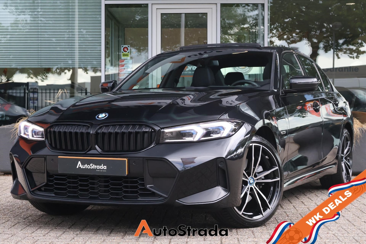 BMW 3-serie - (g20) 320e M-Sport 204pk | Sfeer | Camera | Pano | Trekhaak | Adaptive LED | Cruise | Carp - AutoWereld.nl