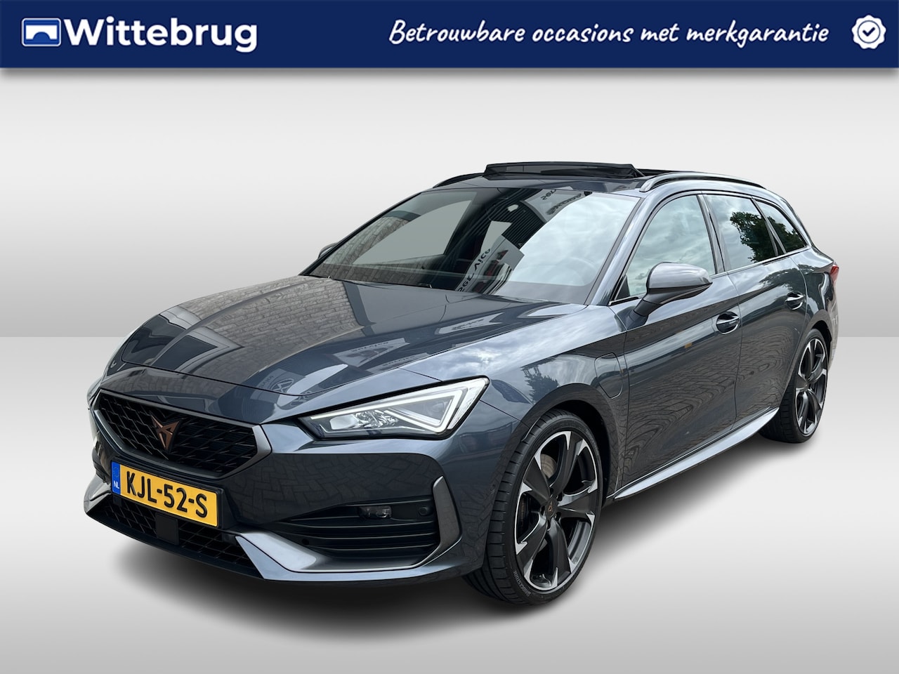 CUPRA Leon Sportstourer - 1.4 e-Hybrid VZ Performance / AUTOMAAT/ 245PK/ PANO/ PARK.SENSOREN V+A/ CAMERA/ STUURVERWA - AutoWereld.nl