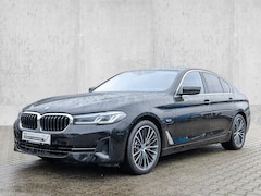 BMW 5-serie - 530e Limousine * LASER, LEDER, NAVI+, HuD, 19-inch LMV, KEYLESS, ALARM * UNFALLFREI * * IN