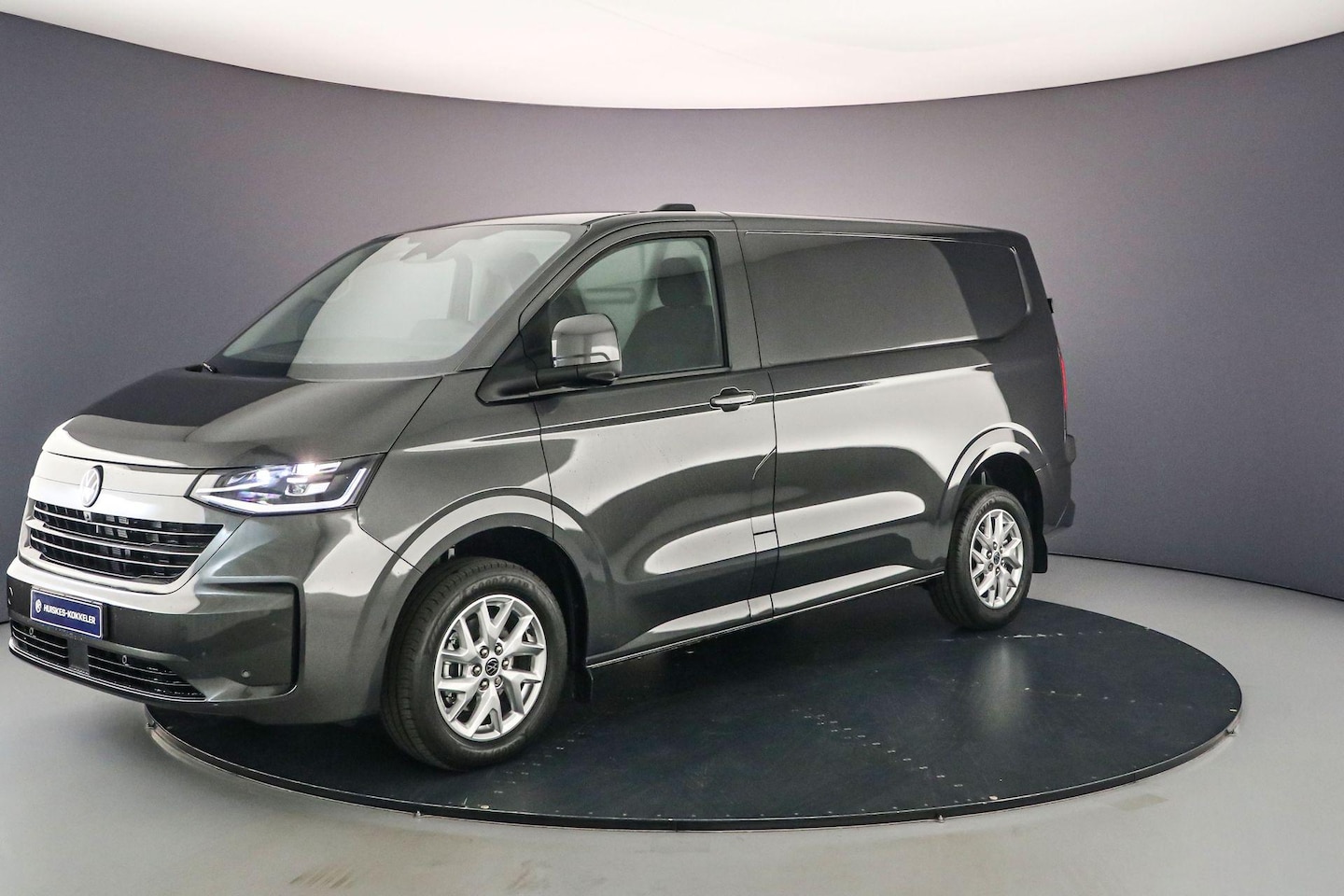 Volkswagen Transporter - T7 2.0 TDI 150pk Automaat L1 Bulli | Achterdeuren | BPM-vrij | ACC | 360gr camera’s | Navi - AutoWereld.nl