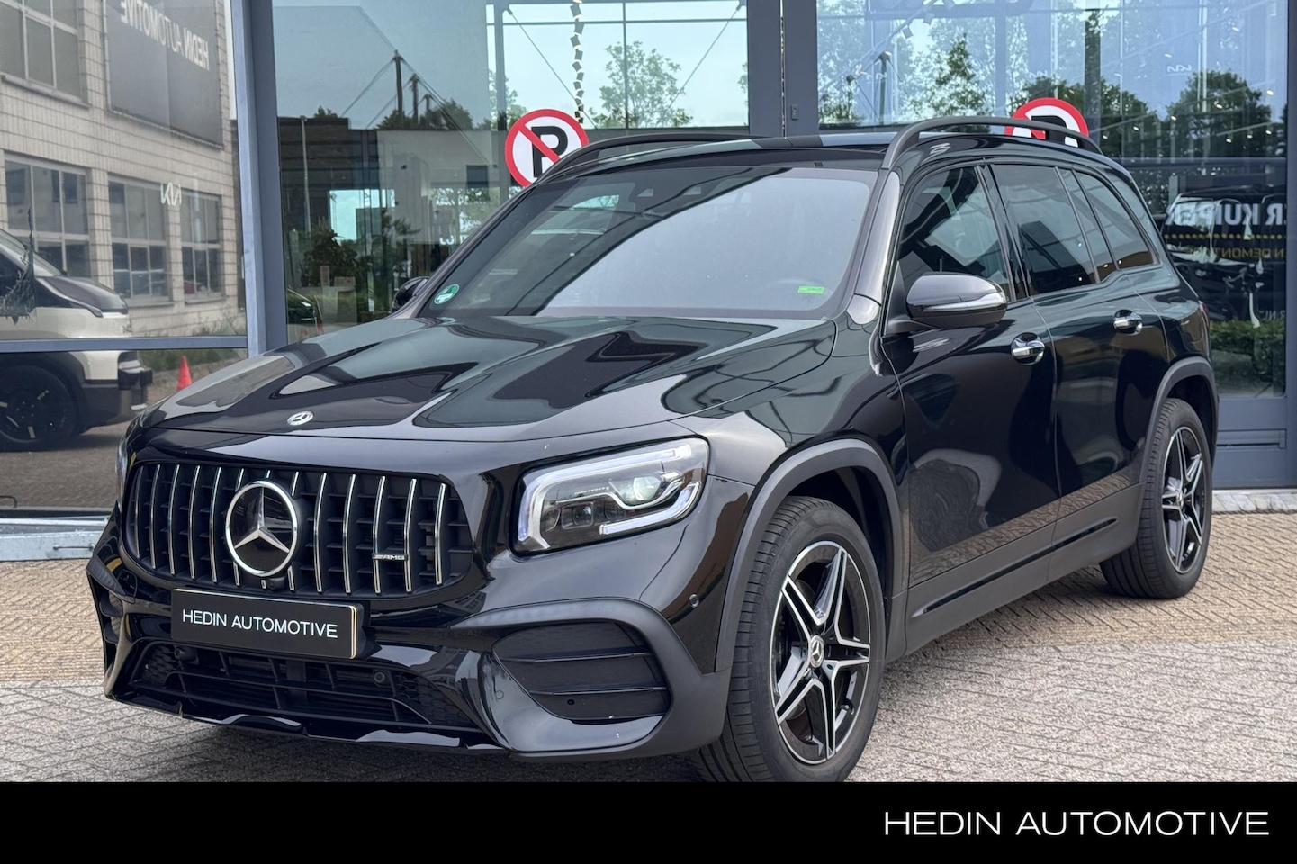 Mercedes-Benz GLB - 200 Business Solution AMG | Trekhaak | Ad. cruise control | Panoramadak | - AutoWereld.nl