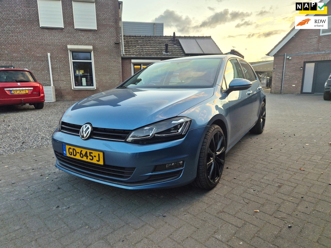 Volkswagen Golf - 1.2 TSI Trend Edition Navi Airco Cruise 18 Inch ( ABC uitlaat systeem ) - AutoWereld.nl