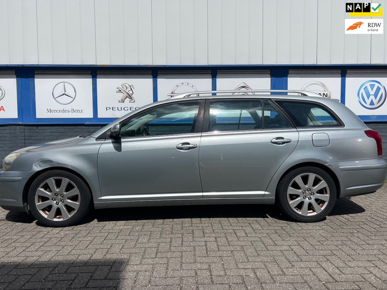 Toyota Avensis Wagon - 2.0 VVTi kopp.slipt 10-2007 188000km 1950eu - AutoWereld.nl