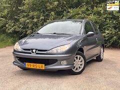 Peugeot 206 - 1.4 Air-line | " 126.000 " KM + Nwe APK Nu € 2.950,