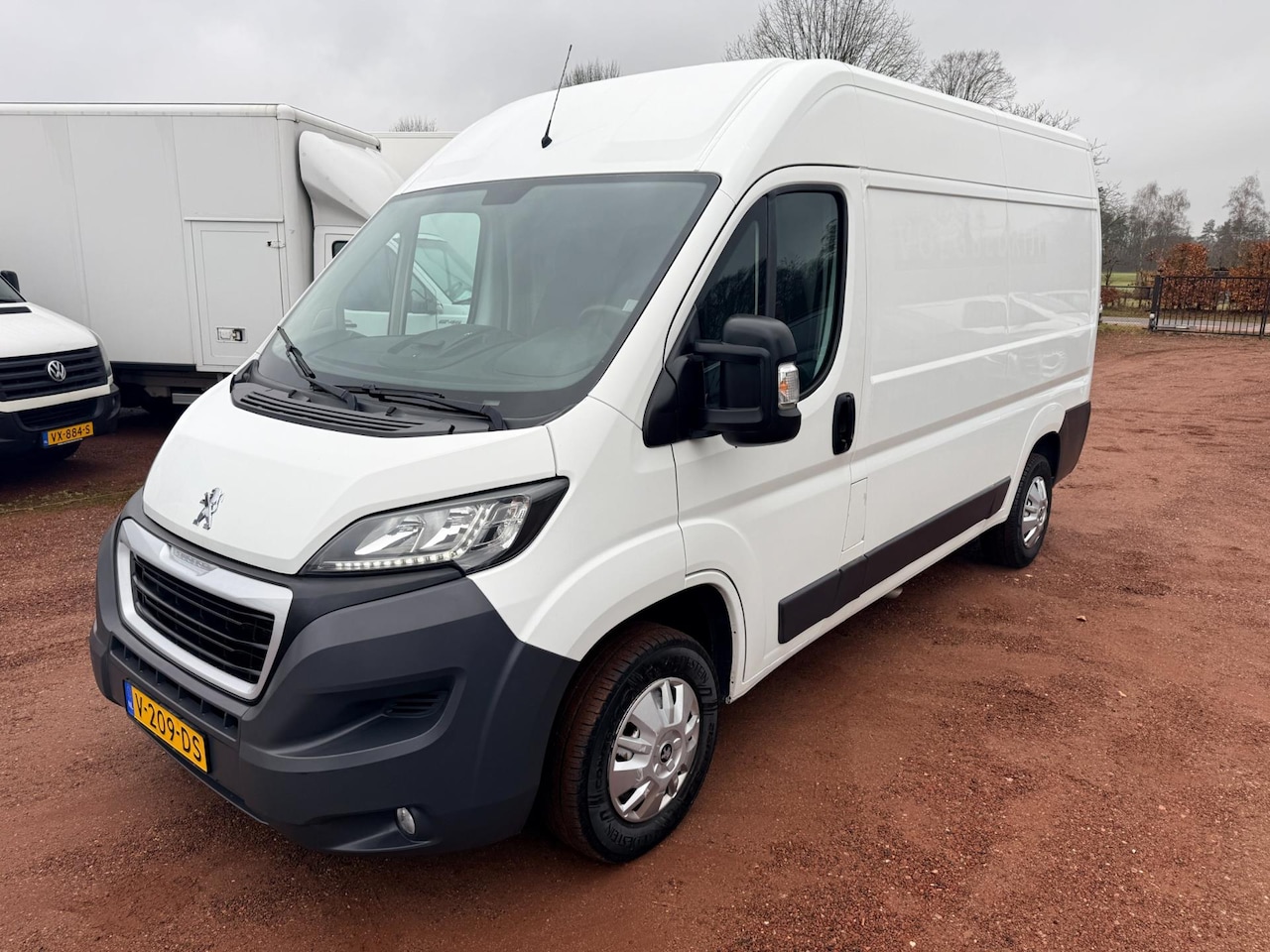 Peugeot Boxer - 330 2.0 BlueHDI EURO 6 L2H2 - AutoWereld.nl