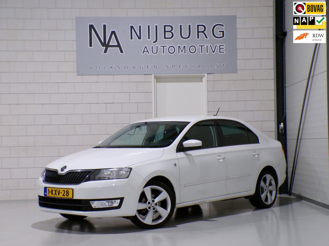 Skoda Rapid - 1.2 TSI Elegance Businessline "Origineel NL!" Trekhaak Apple-carplay Android-auto Parkeers - AutoWereld.nl
