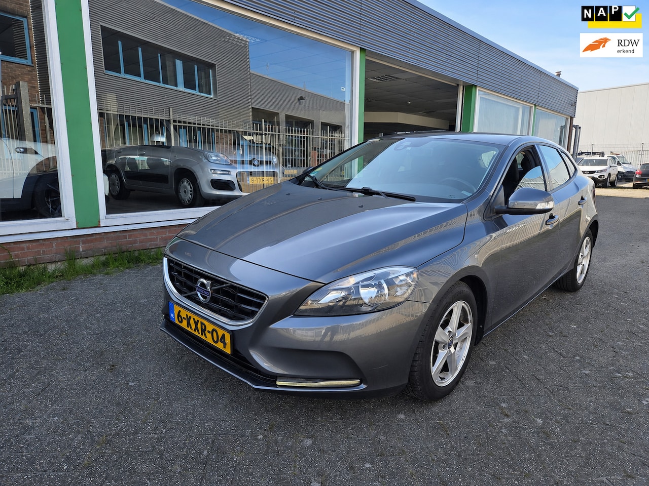 Volvo V40 - 1.6 D2 Kinetic|NAP|PDC|CRUISE|STOELVW| - AutoWereld.nl