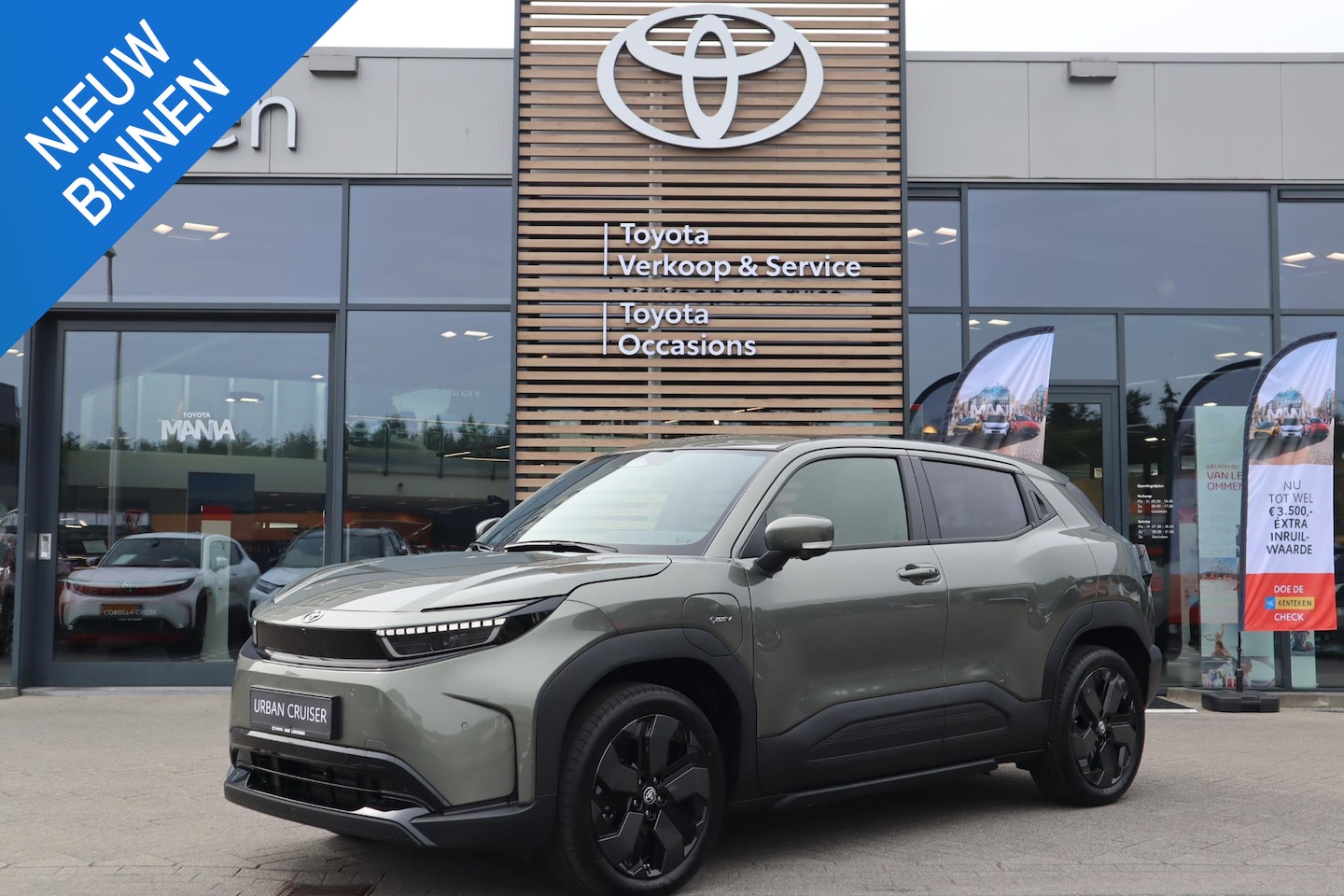 Toyota Urban Cruiser - EXECUTIVE 61kWh NIEUW&DIRECT LEVERBAAR! PANODAK JBL-AUDIO 360°CAMERA 19"LM-VELGEN LED-PRIS - AutoWereld.nl