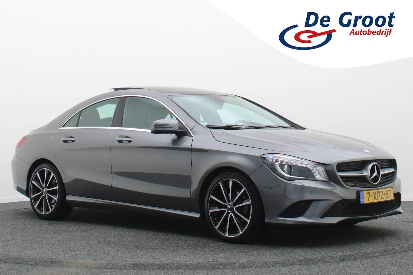Mercedes-Benz CLA-Klasse - 180 Ambition Panoramadak, Airco, Cruise, Navigatie, Bluetooth, Bi-Xenon, Trekhaak, 18'' - AutoWereld.nl