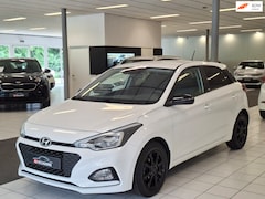 Hyundai i20 - 1.2 (4 cil) Cruise/Carplay/Android auto/Camera/Stoel en stuurverwarming