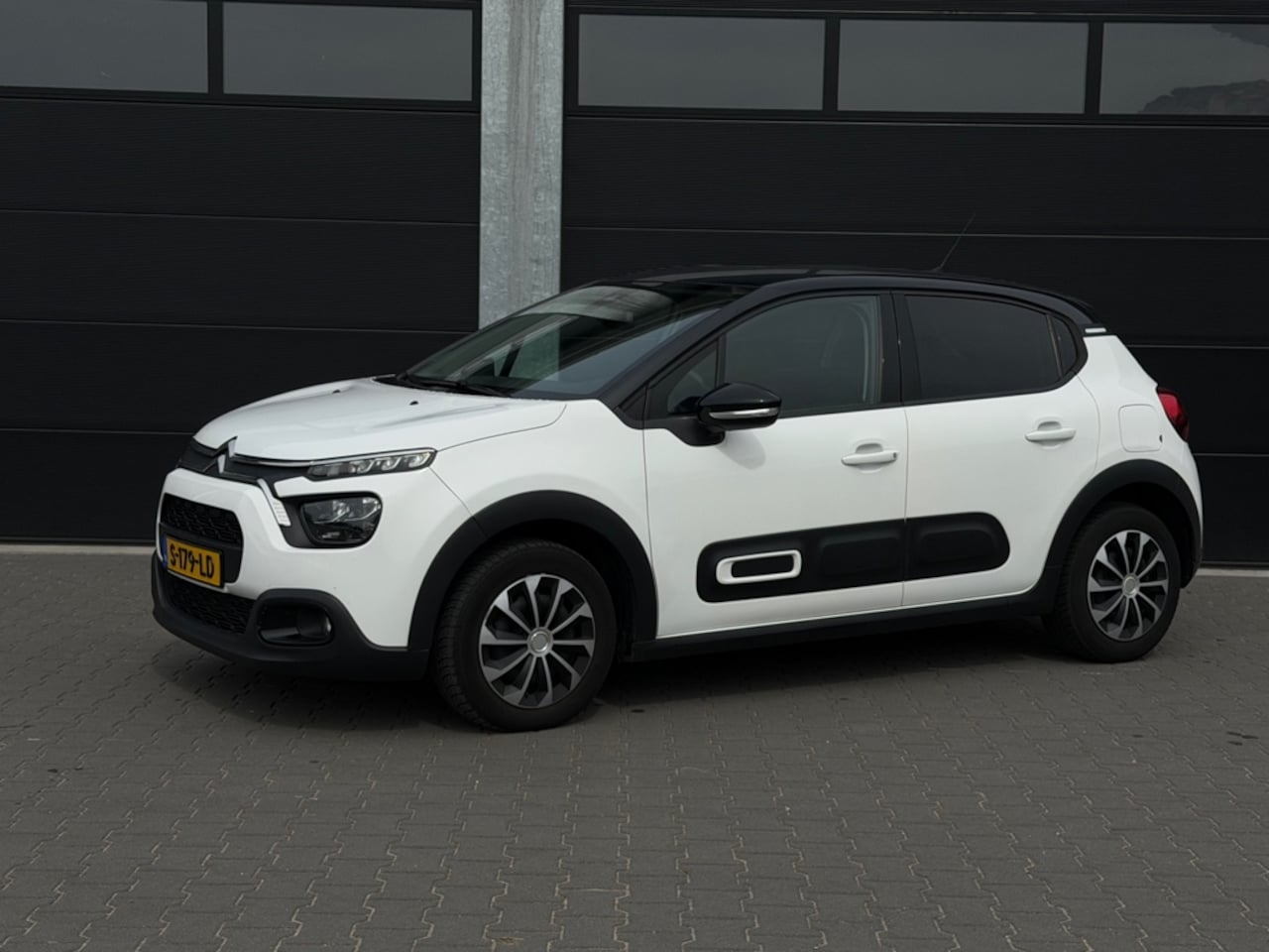 Citroën C3 - 1.2 PureTech Shine/Automaat/Airco/Netjes - AutoWereld.nl