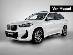 BMW X1 - xDrive25e | M-SPORT | PANO-SCHUIFDAK | LEER | 360 CAMERA | STOELVERWARMING | HEAD-UP