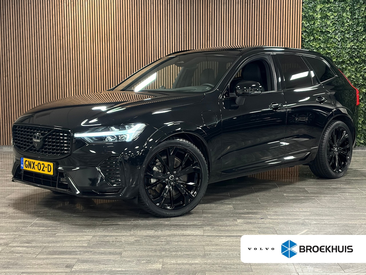 Volvo XC60 - T8 AWD Recharge Ultra Black Edition | Bowers & Wilkins | Luchtvering | 4x Nieuwe All Seaso - AutoWereld.nl