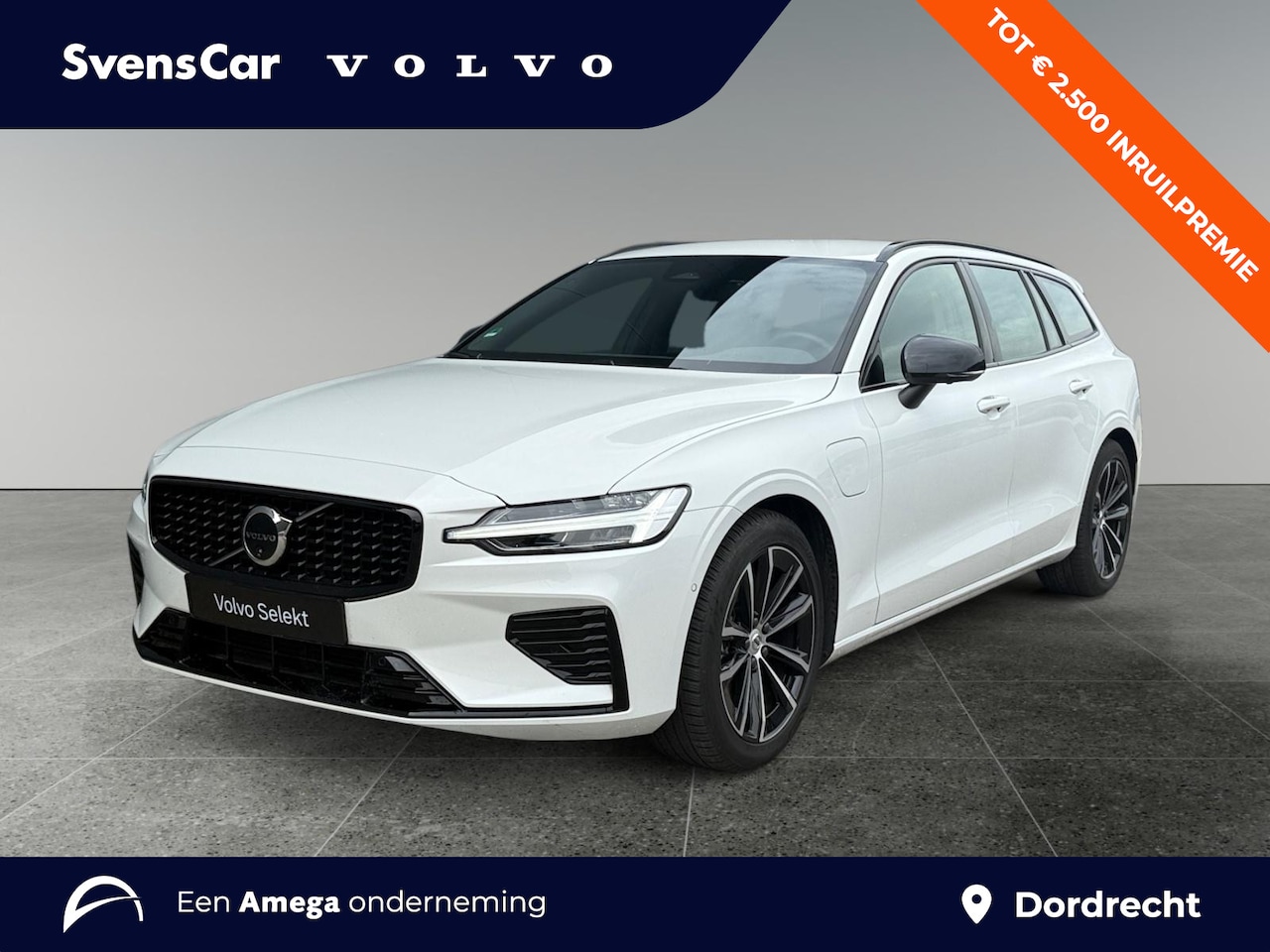 Volvo V60 - 2.0 T6 Plug-in hybrid AWD Plus Dark Trekhaak | Verwarmde voorruit | Sportstoelen | 360 gra - AutoWereld.nl