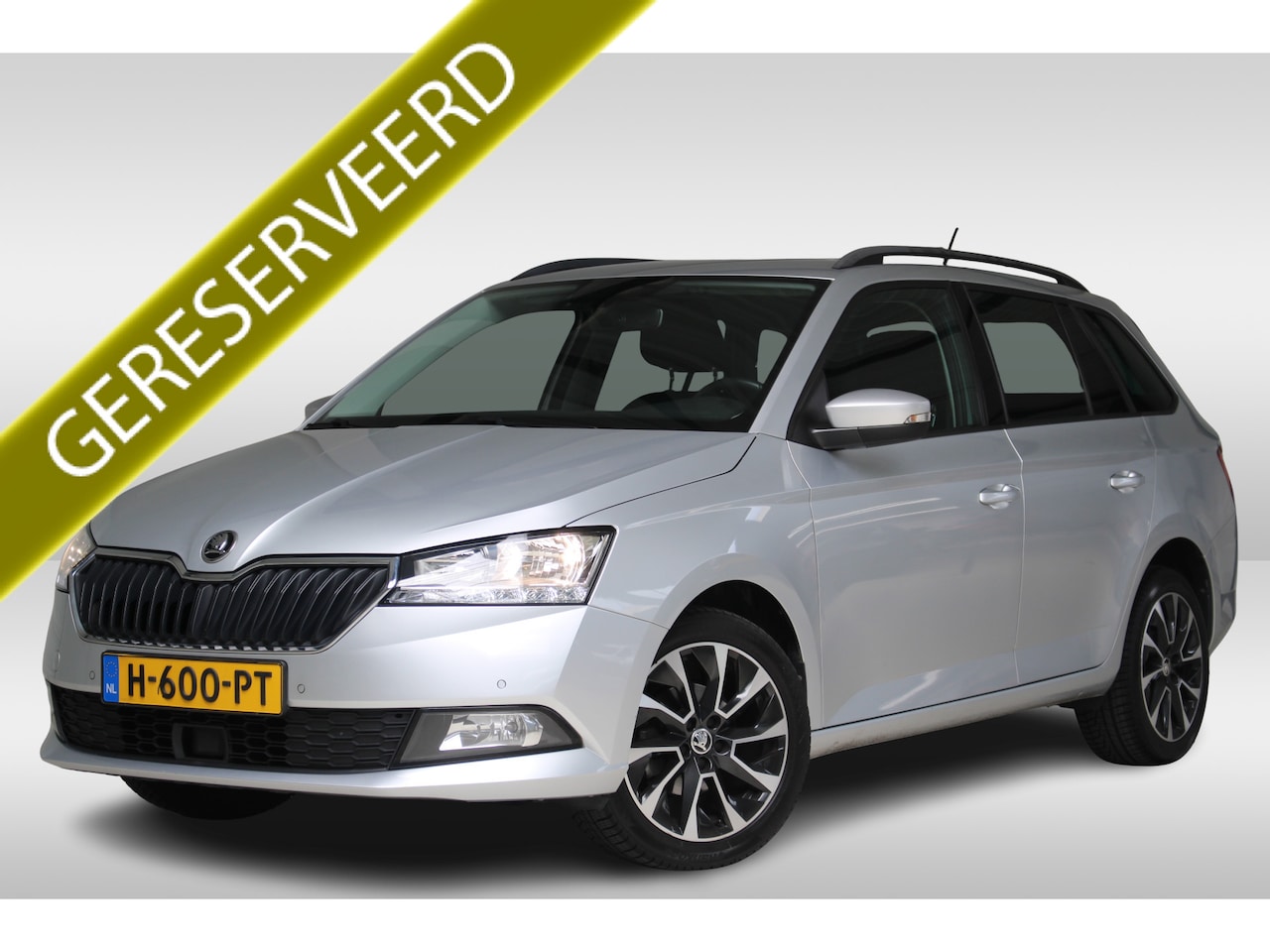 Skoda Fabia Combi - 1.0 TSI Business Edition Navigatie | Stoelverwarming | Climate Control | Parkeersensoren - AutoWereld.nl