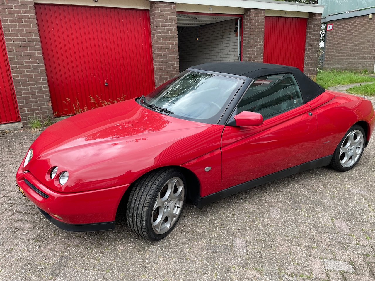 Alfa Romeo Spider - 2.0-16V T.Spark - AutoWereld.nl