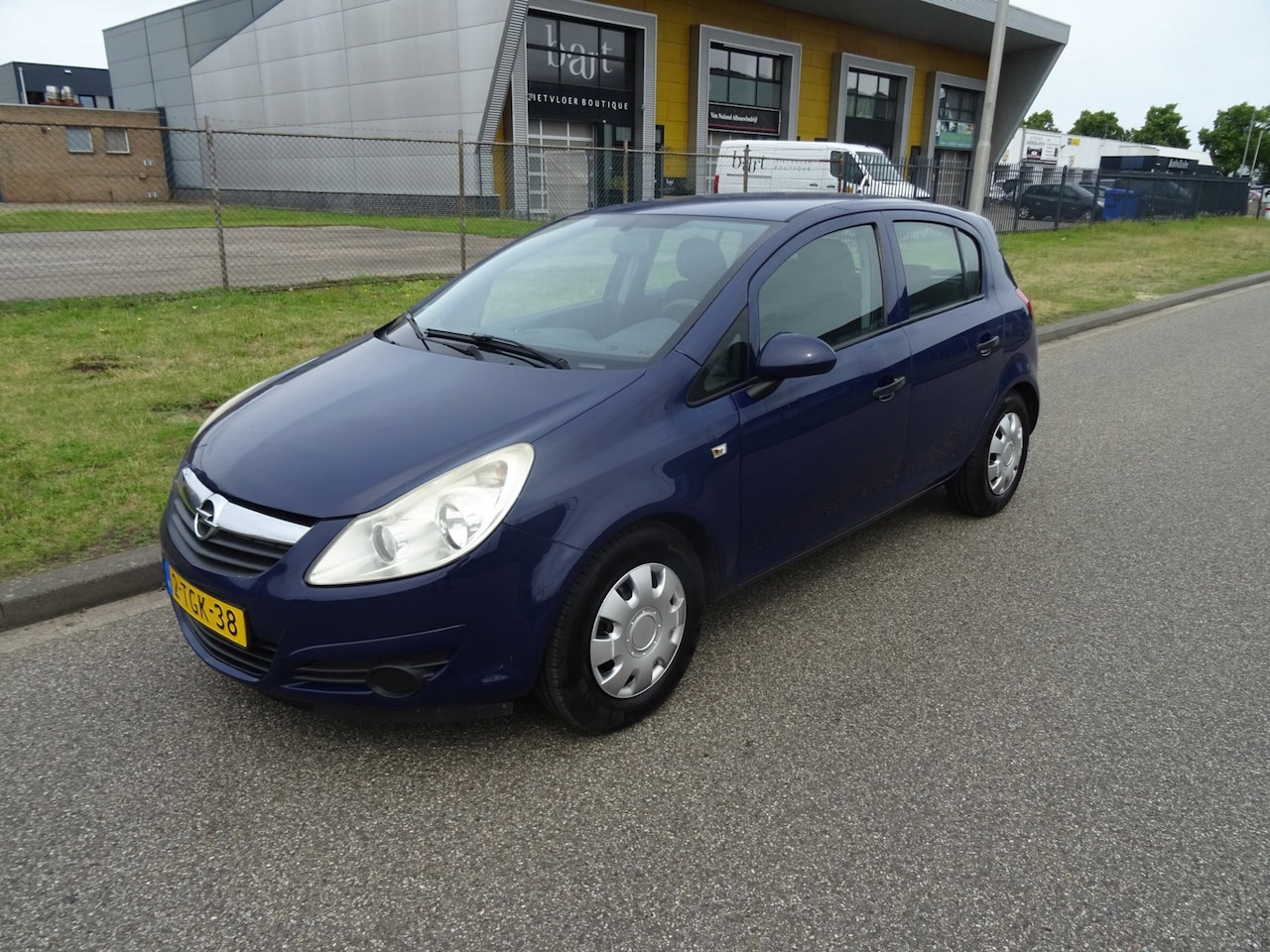 Opel Corsa - 1.2-16V '111' Edition 1.2-16V '111' Edition - AutoWereld.nl