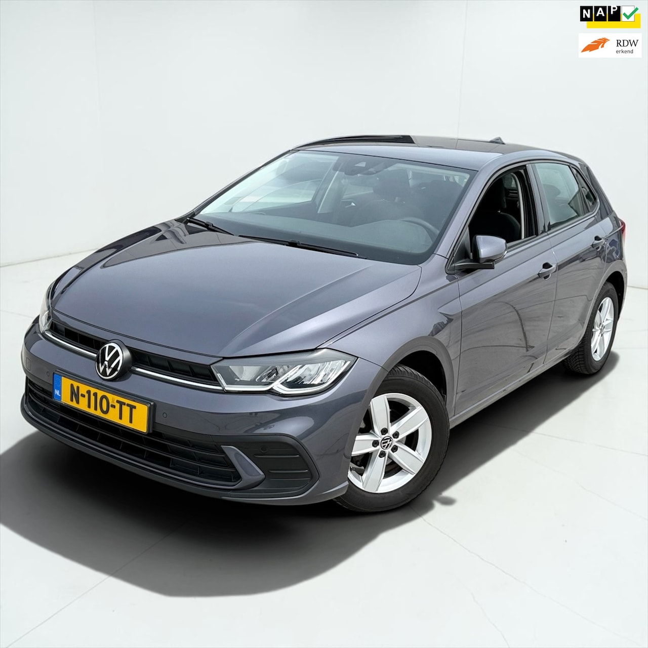 Volkswagen Polo - 1.0 TSI Life LED CARPLAY CAM SENSOREN - AutoWereld.nl
