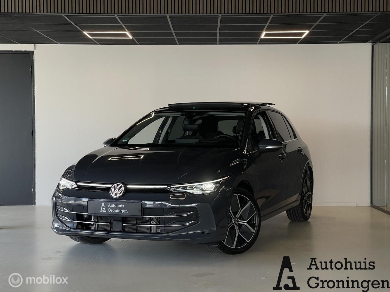 Volkswagen Golf - Style eHybrid | Pano | Head-Up | Massage | Trekhaak | Fabrieksgarantie 2030 - AutoWereld.nl