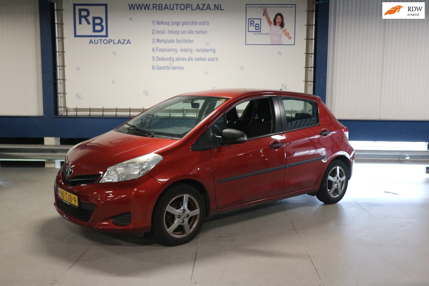Toyota Yaris - 1.3 VVT-i Comfort / NAP / LEUKE AUTO ! ! ! ! - AutoWereld.nl