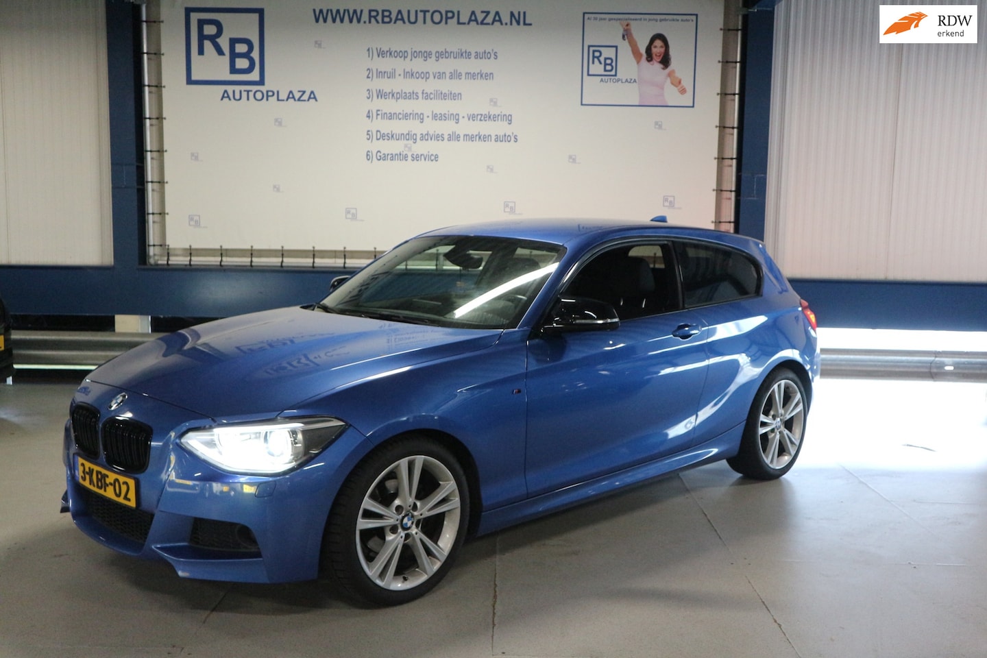 BMW 1-serie - 116i M-SPORT / ICE BLEU / NAP KM STAND / TOP DEAL ! ! ! - AutoWereld.nl
