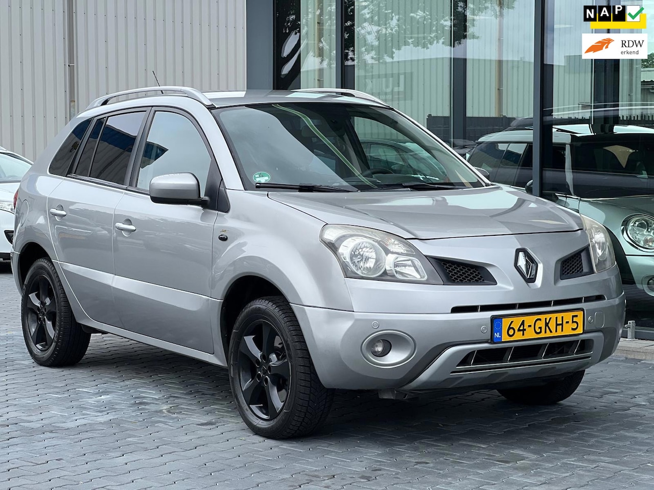 Renault Koleos - 2.5 DYNAMIQUE PACK CARPLAY TREKHAAK - AutoWereld.nl