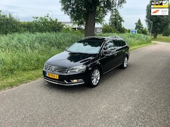Volkswagen Passat Variant - 1.4 TSI Highline BlueMotion Automaat Airco Navi Cruise Pdc Half Leder