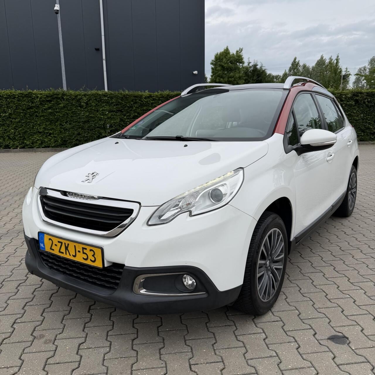Peugeot 2008 - 1.2 2015 | Automaat | Panoramadak | NW APK! - AutoWereld.nl