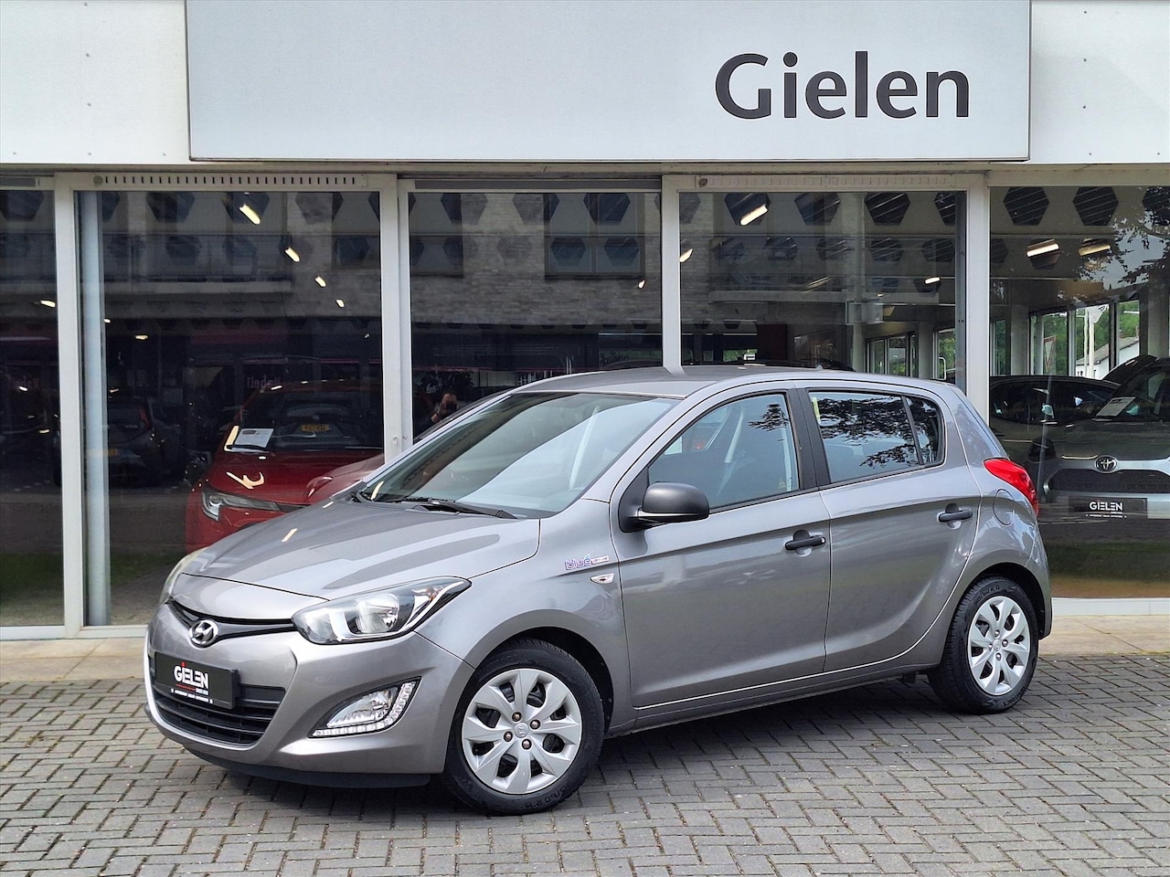 Hyundai i20 - 1.2i 85PK 5D Business Edition | Airconditioning, Parkeersensoren, Centrale deurvergrendeli - AutoWereld.nl