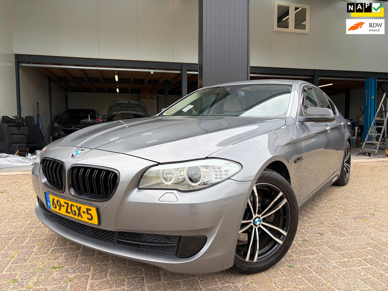 BMW 5-serie - 520i|Cruise control|Vol optie!|Automaat!| - AutoWereld.nl