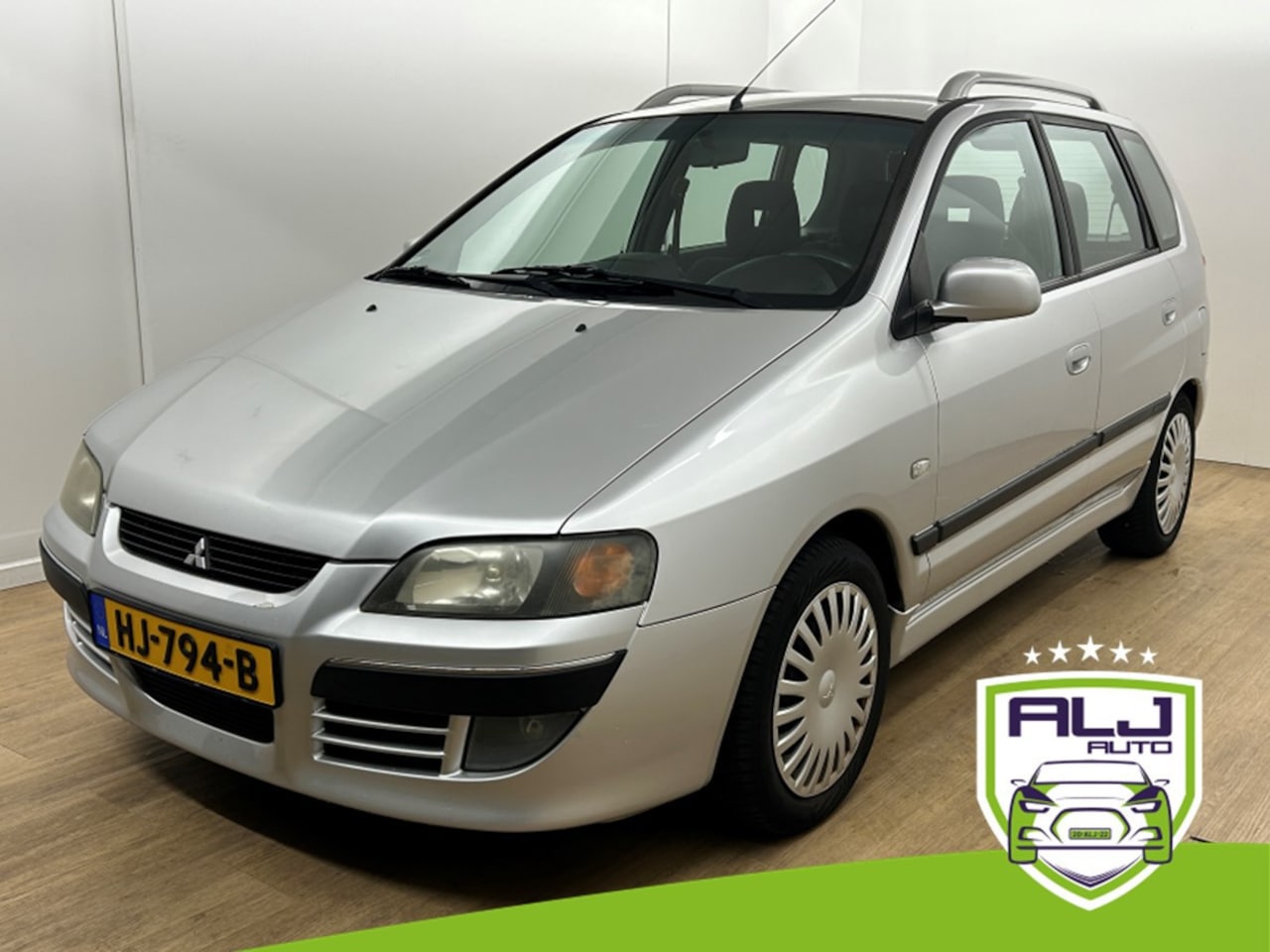 Mitsubishi Space Star - Occasion 1.8 Instyle Silver | Grijs | Tweedehands Mitsubishi Space Star | Airco | Bluetoot - AutoWereld.nl