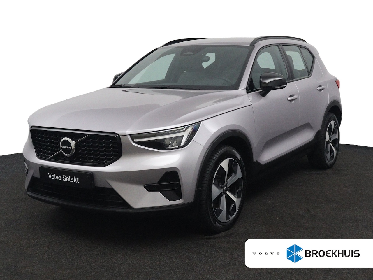 Volvo XC40 - 2.0 B4 Plus Dark | Trekhaak | Harman/Kardon | Verwarmde Voorruit | Elek. Stoelen | 4 Cilin - AutoWereld.nl