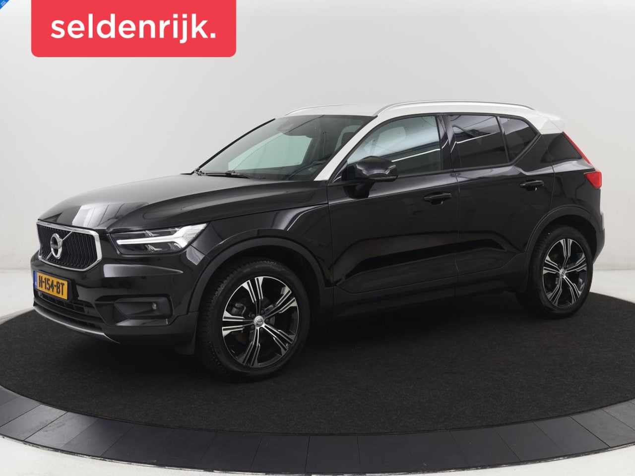 Volvo XC40 - 1.5 T3 Inscription | Leder | Stoelverwarming | Trekhaak | Carplay | Harman/Kardon | Camera - AutoWereld.nl