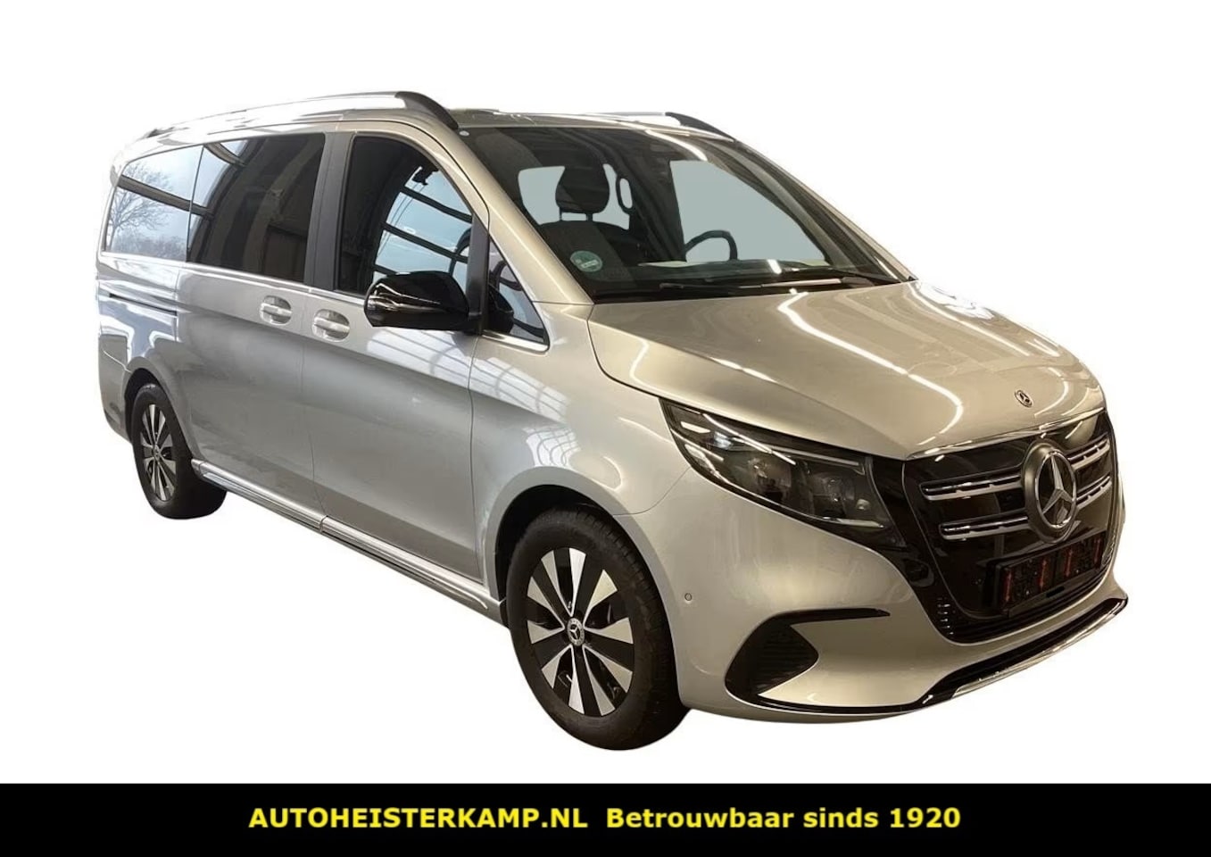 Mercedes-Benz EQV - 300 L2 Avantgarde 90 kWh 7-zitter 63.950 incl. BTW Airmatic Distronic LED Leder EL. Schuif - AutoWereld.nl
