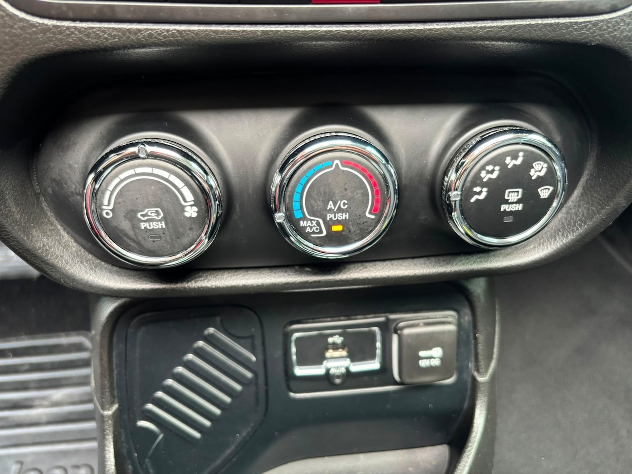 Jeep Renegade - 1.4 MultiAir Freedom 1.4 MultiAir Freedom