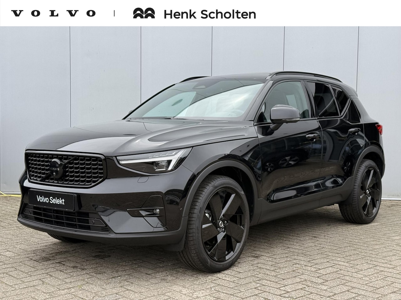 Volvo XC40 - B3 AUT7 163PK Ultimate Dark Black Edition | Panoramadak | Harman Kardon audio | 20” Lichtm - AutoWereld.nl