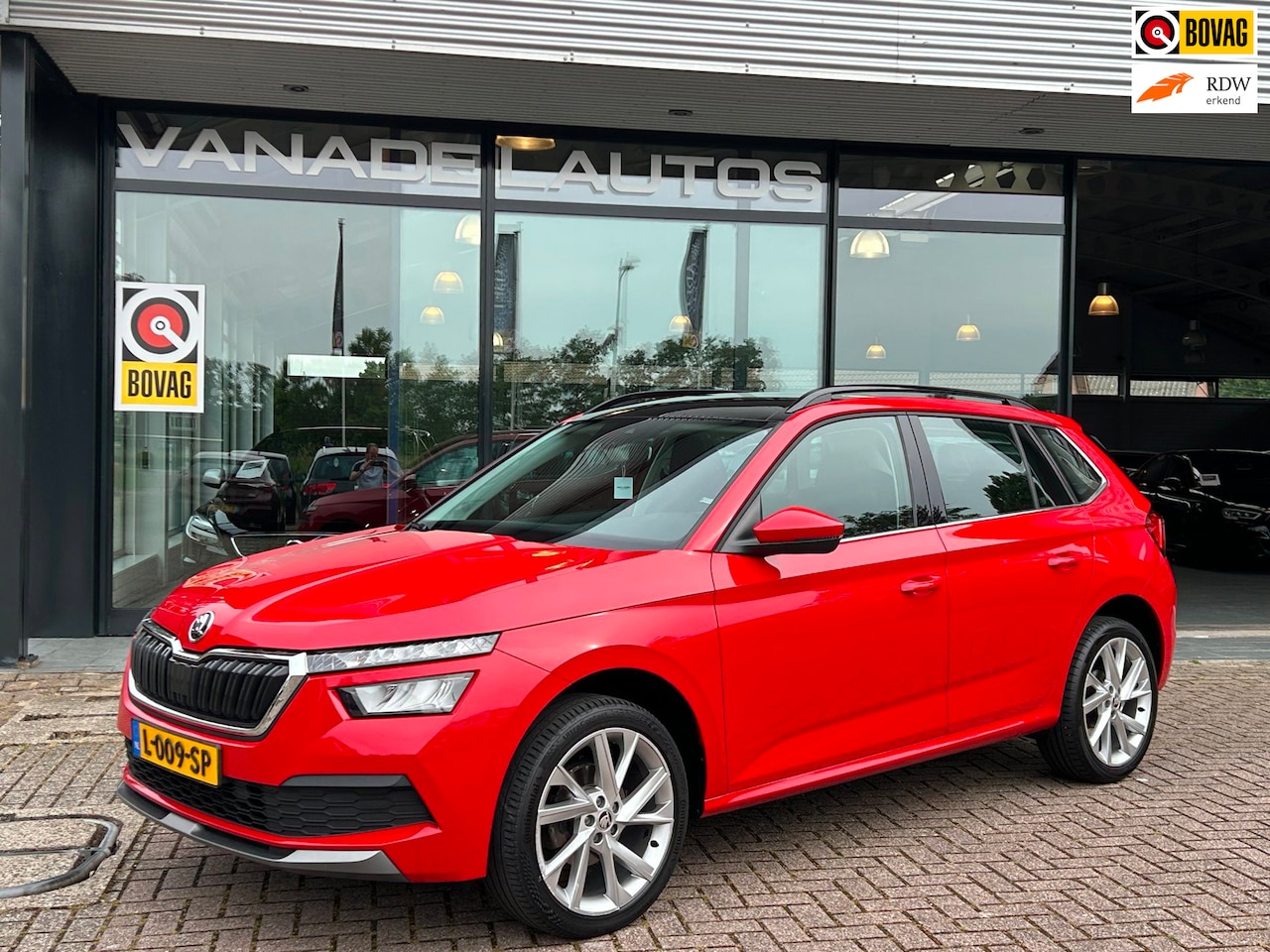 Skoda Kamiq - 1.5 TSI ACT Sport Business Panorama App-Connect Adap.Cruise Camera Trekhaak! - AutoWereld.nl