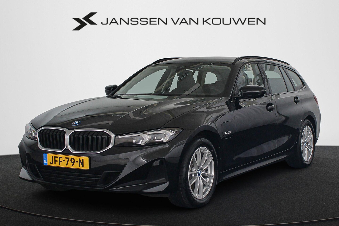 BMW 3-serie Touring - 320e SOH 96% Sportstoelen Apple CarPlay - AutoWereld.nl