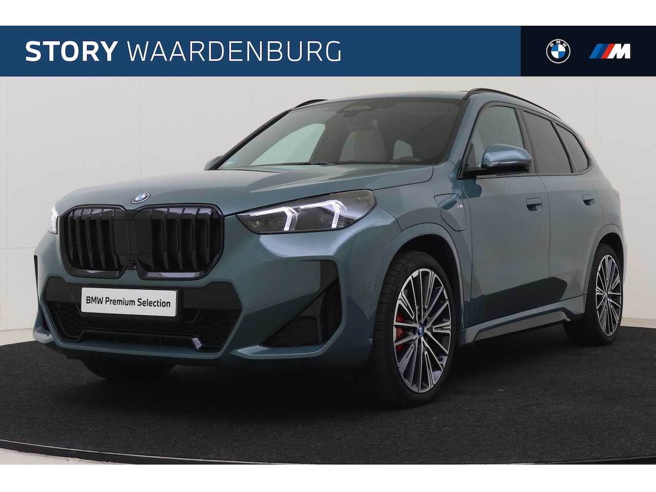 BMW X1 - xDrive30e High Executive M Sport Automaat / Panoramadak / Trekhaak / Sportstoelen / M Adap - AutoWereld.nl