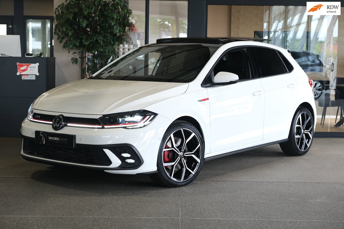 Volkswagen Polo - 2.0 TSI GTI 207PK DSG Facelift Pano IQ Led Cam Navi Virtual ACC - AutoWereld.nl