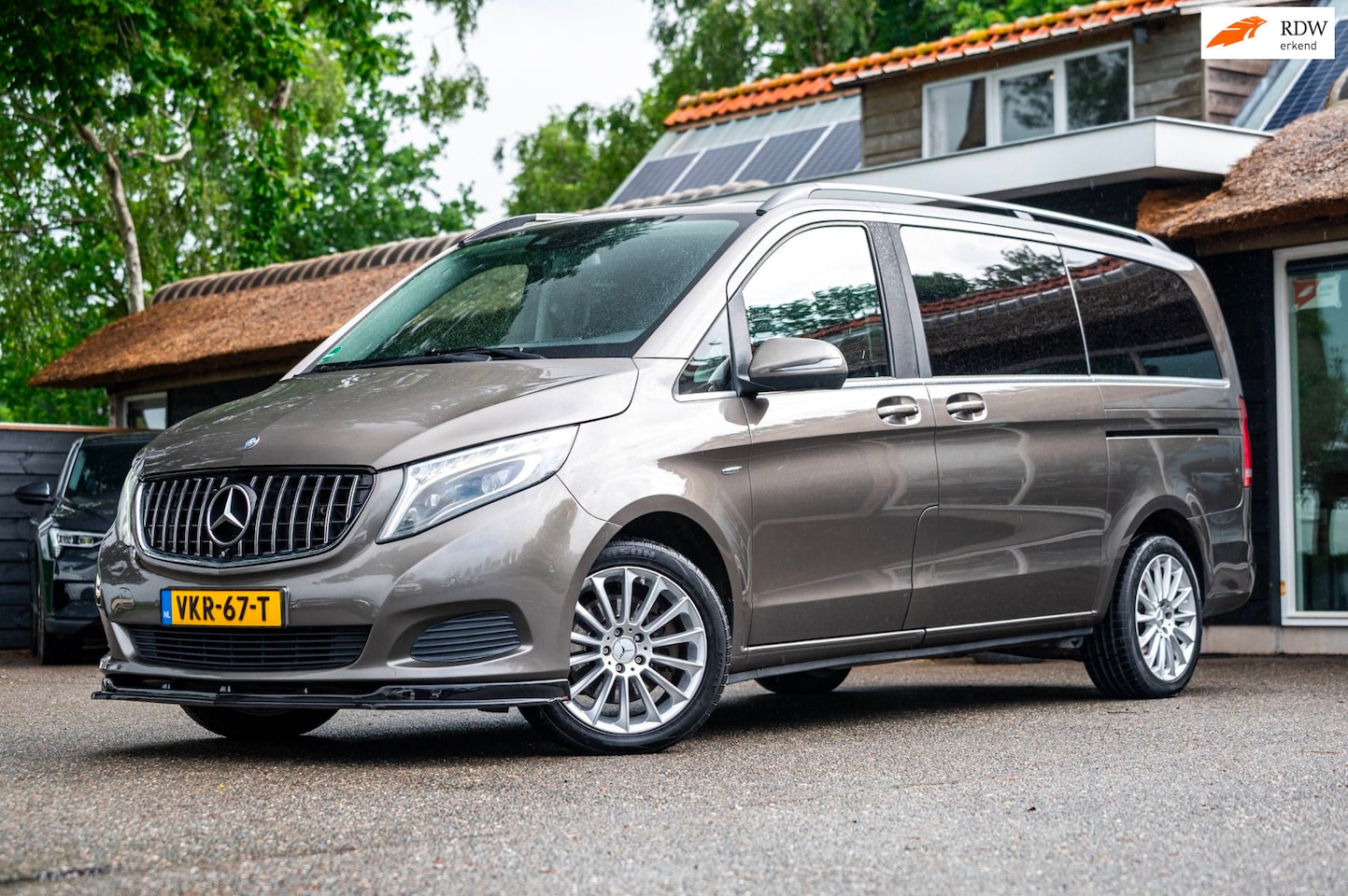 Mercedes-Benz V-klasse - 250d Lang DC I Leder I Burnmester I vol opties I standkachel I - AutoWereld.nl