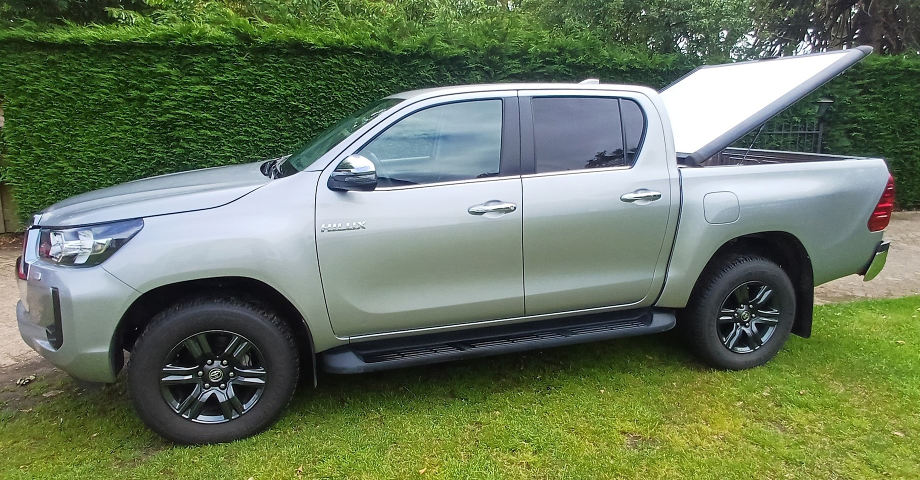 Toyota HiLux - 2.4 D-4D Double Cab Challenger 2.4 D-4D Double Cab Challenger ,grijs kenteken BPM VRIJ !! - AutoWereld.nl