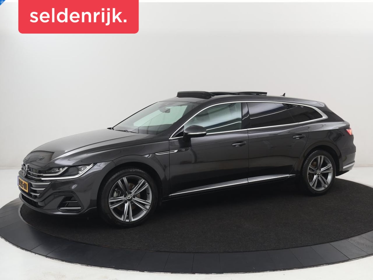 Volkswagen Arteon Shooting Brake - 1.4 TSI eHybrid R-Line Business+ | SOH 91,1% | Panoramadak | Trekhaak | Stoelverwarming | - AutoWereld.nl