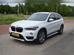 BMW X1 - sDrive18i Executive NL-Auto / Sportstoelen / Clima / Correct onderhouden