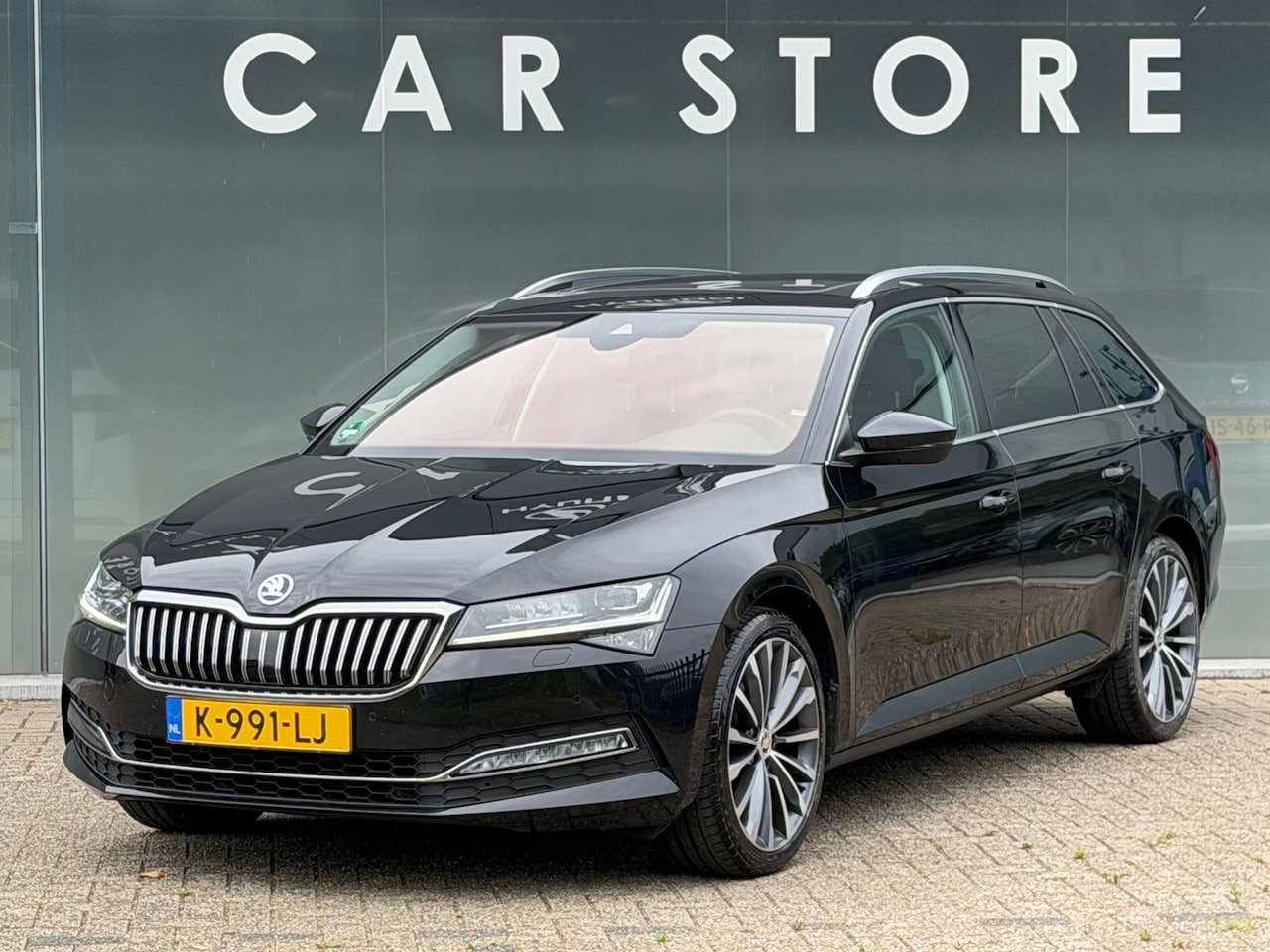 Skoda Superb Combi - 1.5 TSI ACT Business Edition Pano/Trekhaak/360 vieuw - AutoWereld.nl
