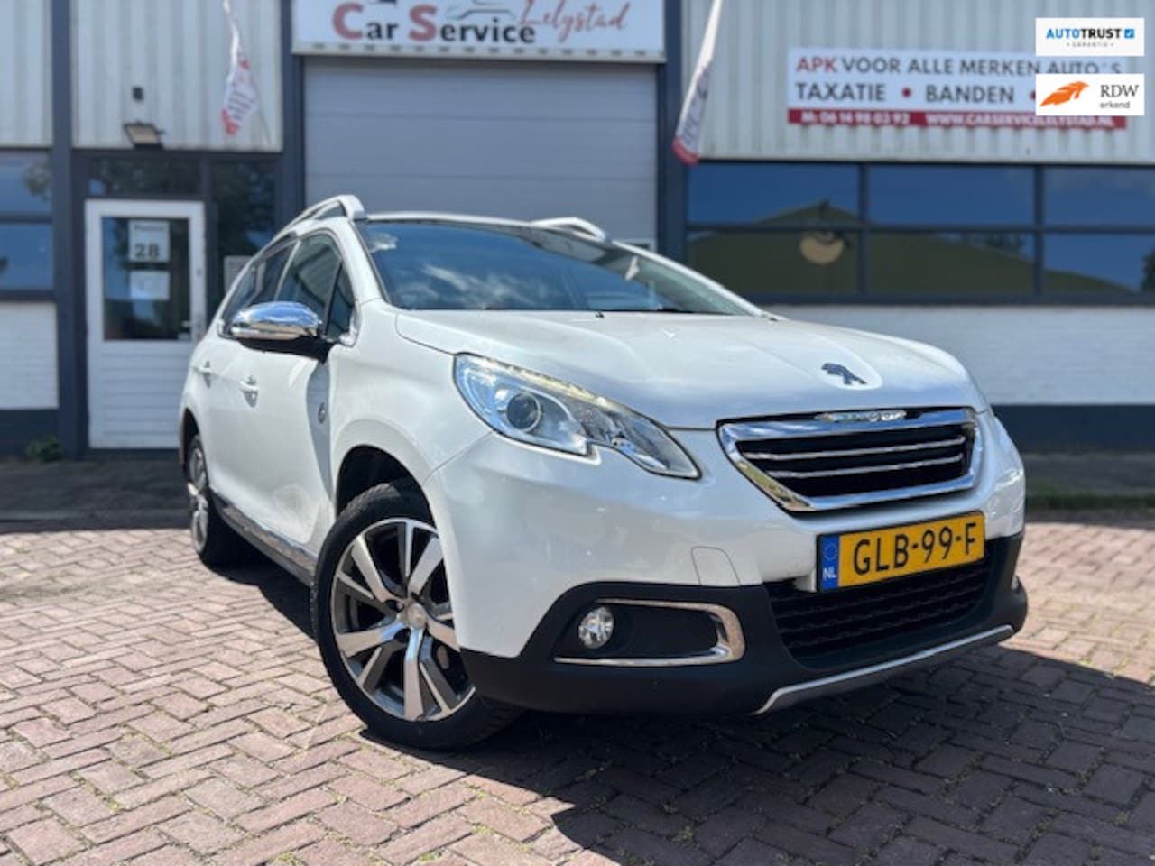 Peugeot 2008 - 1.2 PureTech Féline 1e eigenaar/cruise/led - AutoWereld.nl