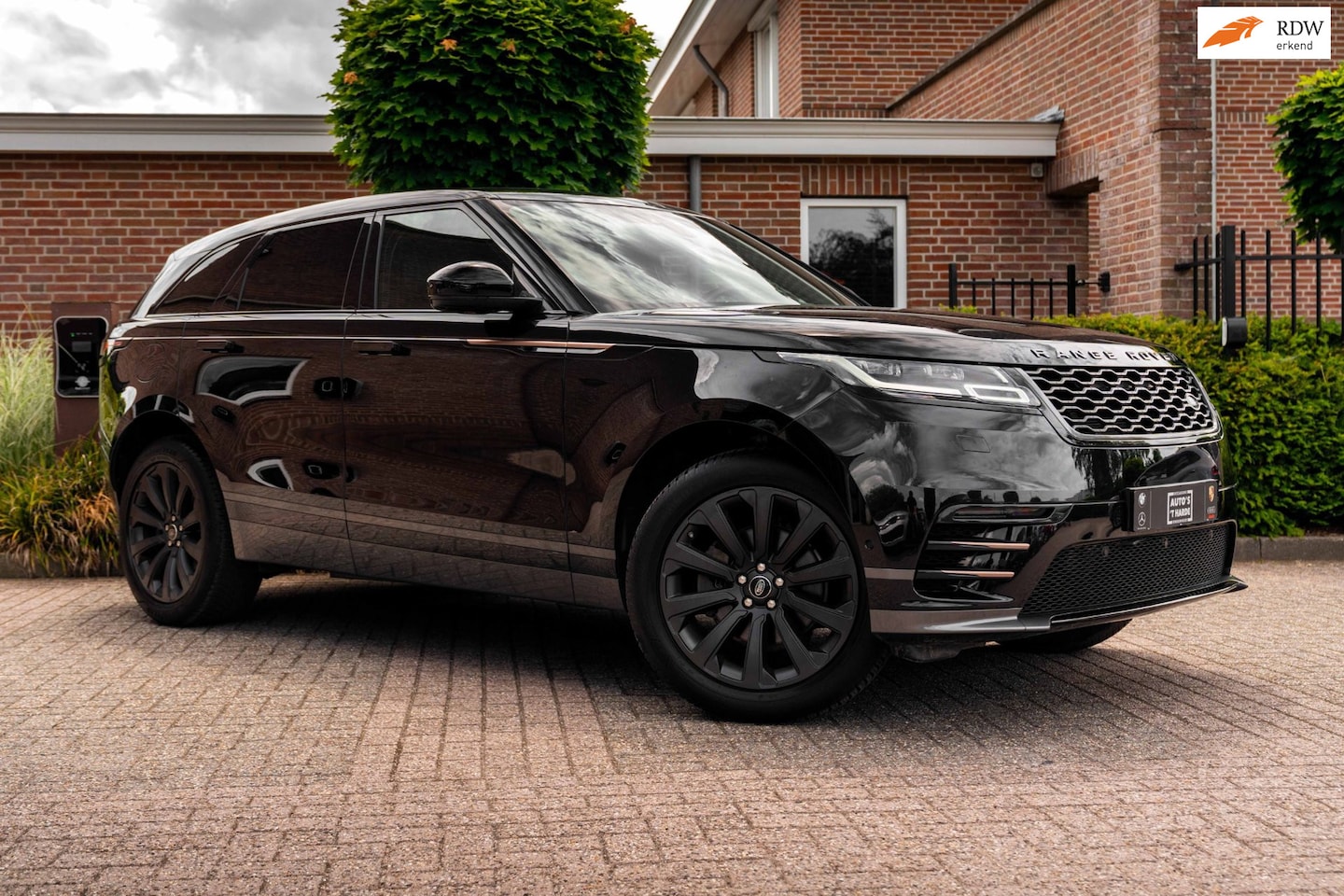 Land Rover Range Rover Velar - 2.0 P250 Turbo AWD R-Dynamic SE 250 PK Camera Meridian Keyless Stoel/stuurverw. 20'' - AutoWereld.nl