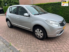 Dacia Sandero - 1.6 Lauréate |AIRCO| NL AUTO| TREKHAAK|