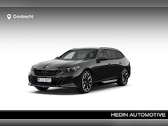 BMW 5-serie Touring - 550e xDrive | M Sport Pro | Panorama Dak | Innovation Pack | Comfort Pack | 21 inch LM Ind