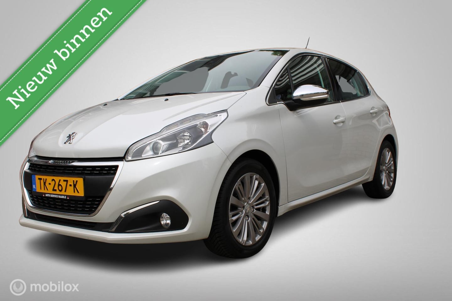 Peugeot 208 - 1.2 PureTech Blue Lease Allure 1.2 PureTech Blue Lease Allure, Apple Carplay/Android Auto, Parkeersensor achter, Isofix. - AutoWereld.nl